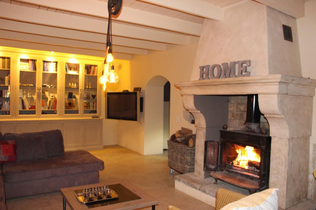 Sous Les Platanes B&B Châteaurenard Екстериор снимка