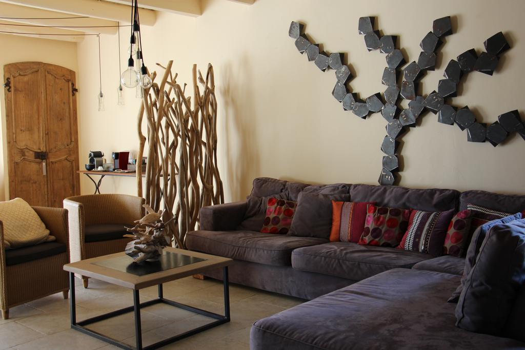 Sous Les Platanes B&B Châteaurenard Екстериор снимка