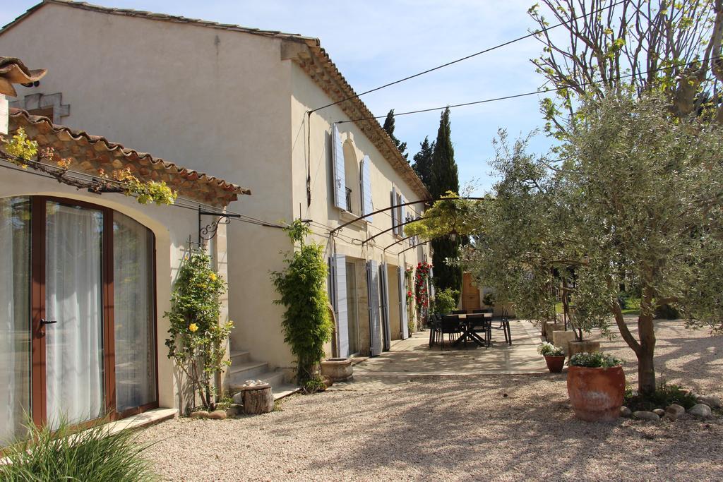 Sous Les Platanes B&B Châteaurenard Екстериор снимка