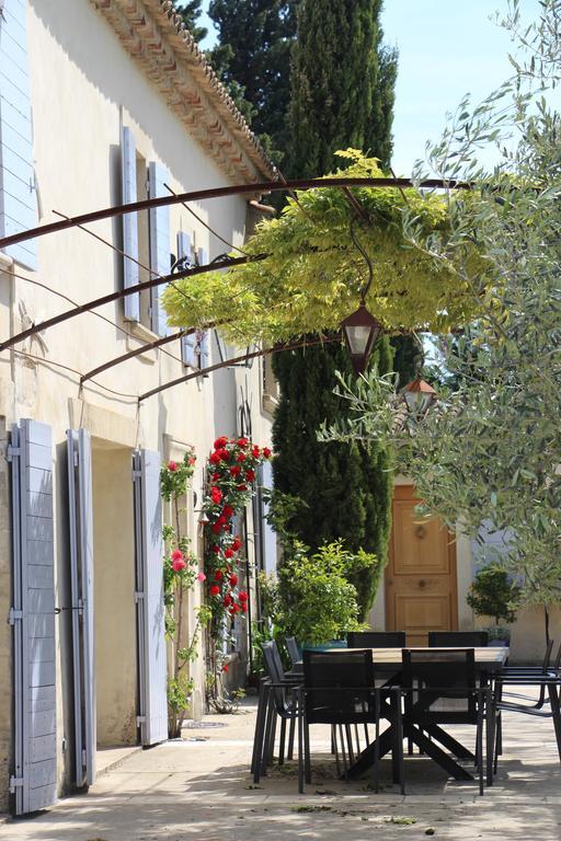 Sous Les Platanes B&B Châteaurenard Екстериор снимка
