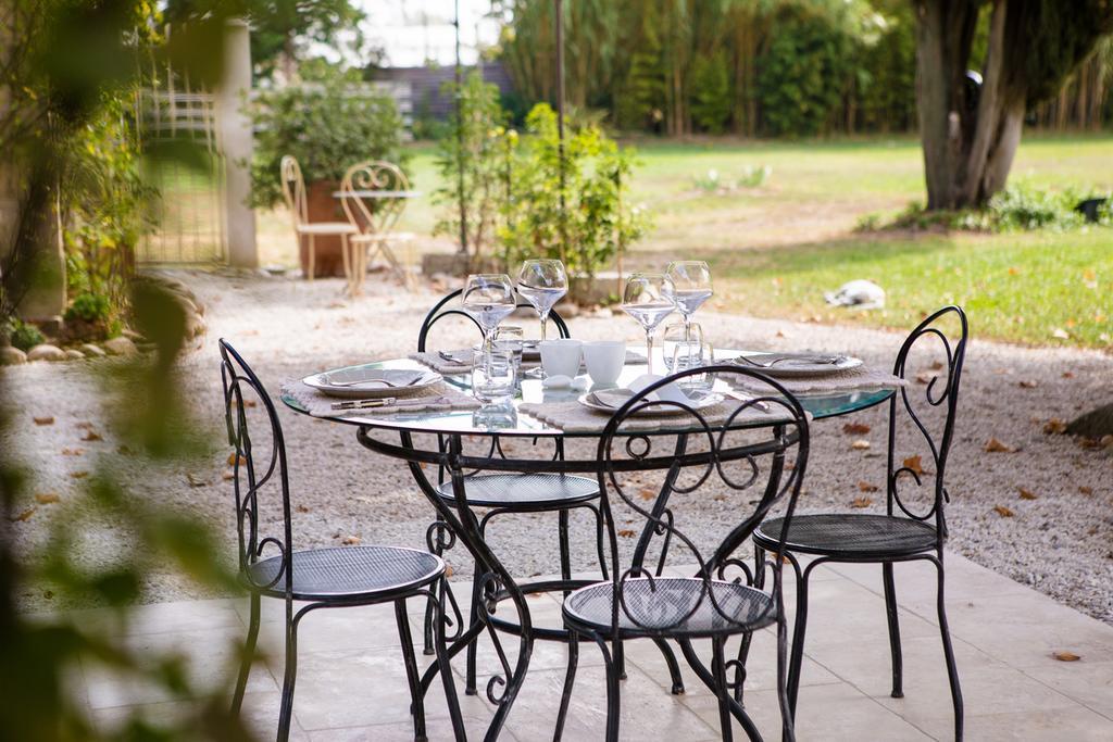 Sous Les Platanes B&B Châteaurenard Екстериор снимка