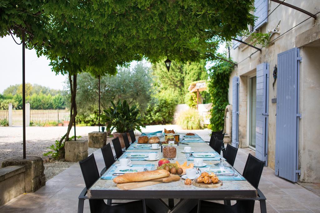 Sous Les Platanes B&B Châteaurenard Екстериор снимка
