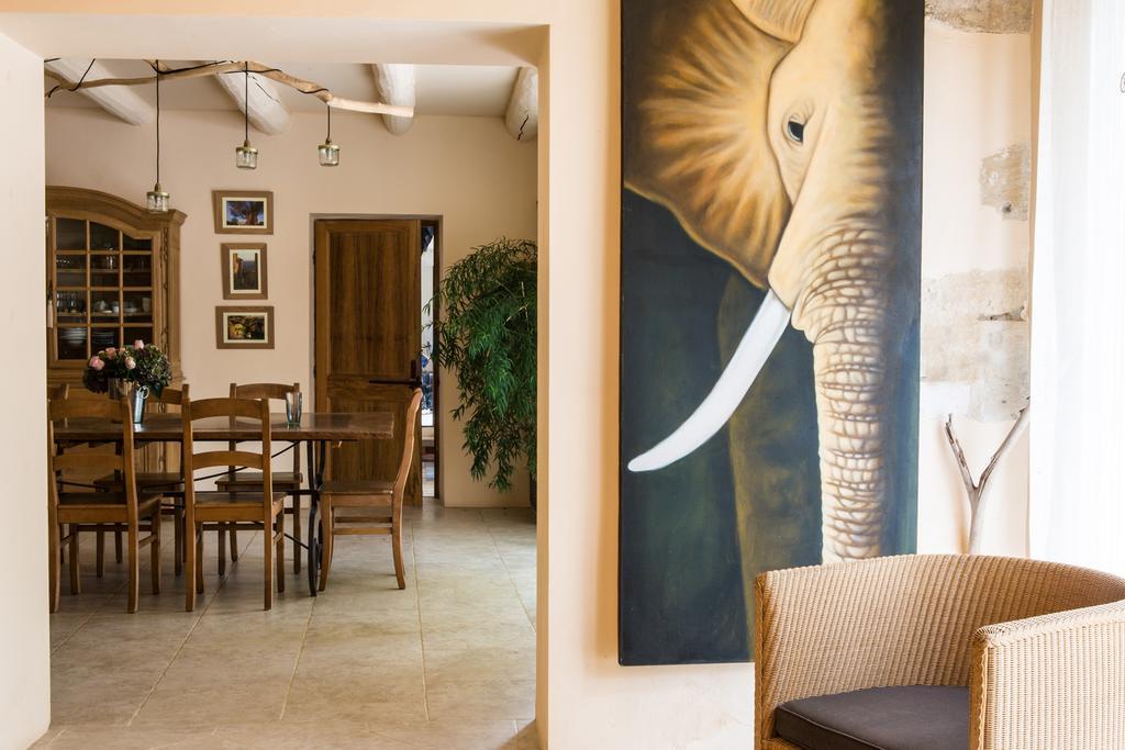 Sous Les Platanes B&B Châteaurenard Екстериор снимка