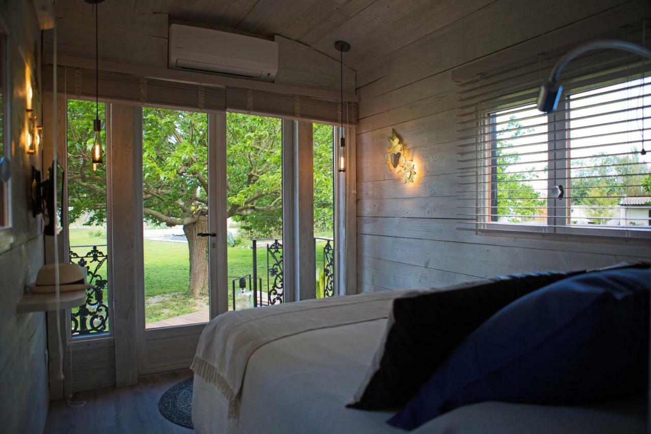 Sous Les Platanes B&B Châteaurenard Екстериор снимка